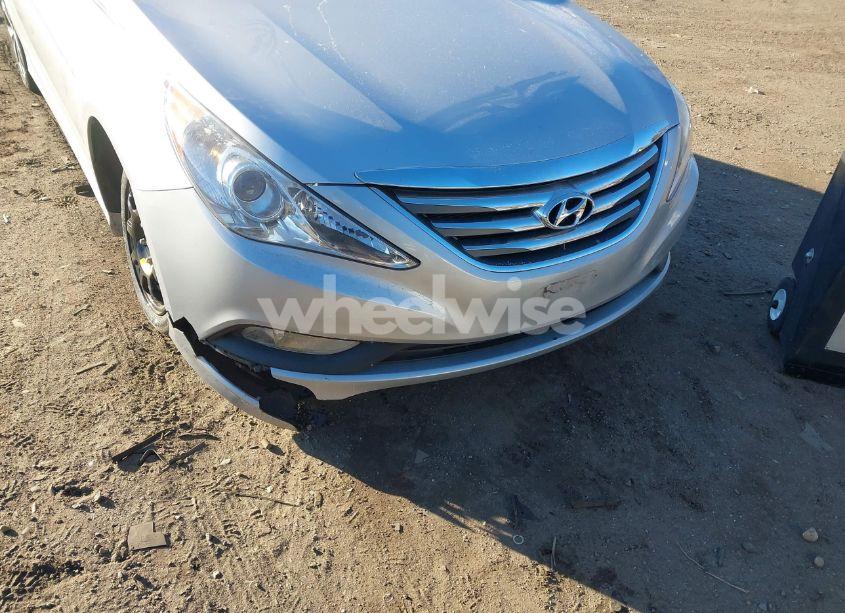 Photo 6 of 2014 Hyundai Sonata SE (VIN 5NPEC4AC0EH926809)