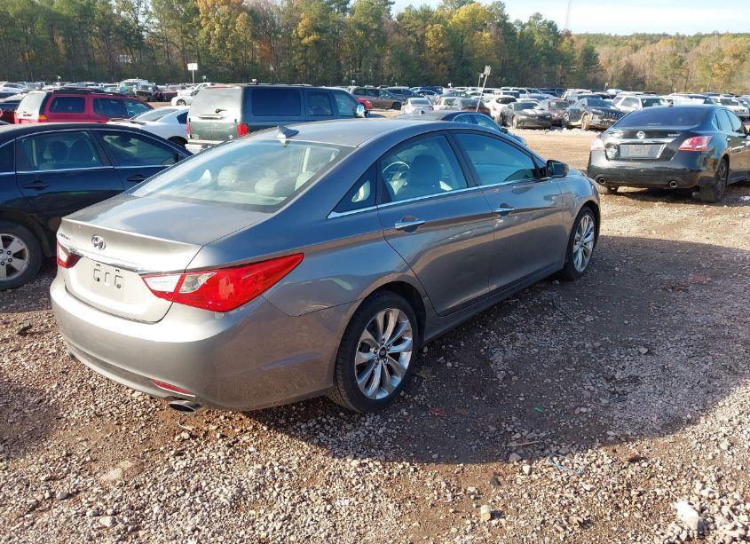 Photo 4 of 2011 Hyundai Sonata SE (VIN 5NPEC4AC1BH039473)