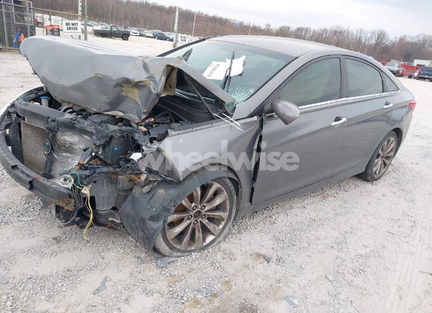 Photo 2 of 2011 Hyundai Sonata SE (VIN 5NPEC4AC1BH075227)