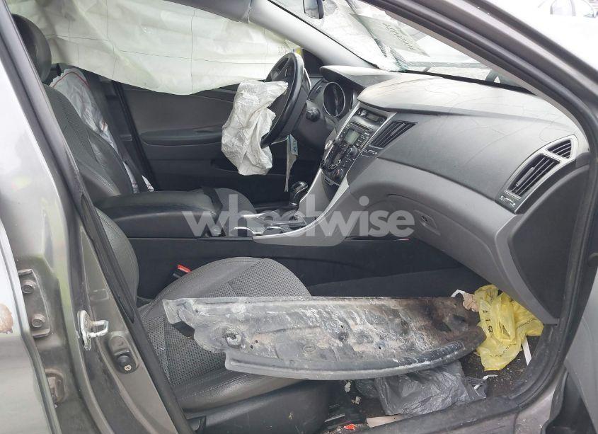 Photo 5 of 2011 Hyundai Sonata SE (VIN 5NPEC4AC1BH075227)