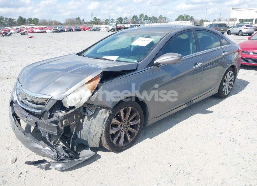 Photo 2 of 2011 Hyundai Sonata SE (VIN 5NPEC4AC1BH082033)