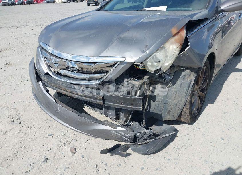 Photo 6 of 2011 Hyundai Sonata SE (VIN 5NPEC4AC1BH082033)