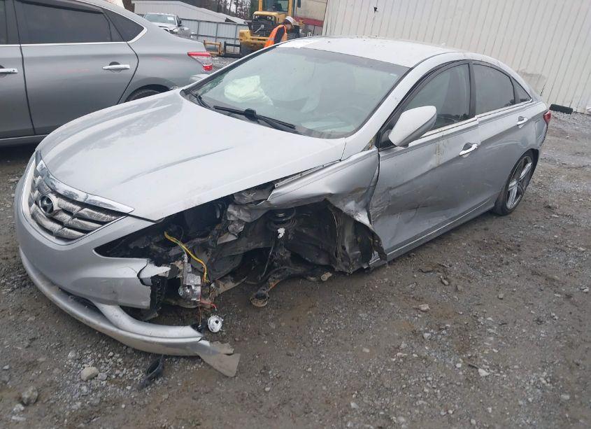 Photo 2 of 2011 Hyundai Sonata SE (VIN 5NPEC4AC1BH083750)