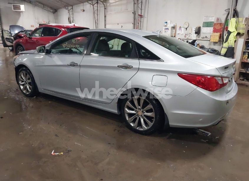 Photo 3 of 2011 Hyundai Sonata SE (VIN 5NPEC4AC1BH111966)