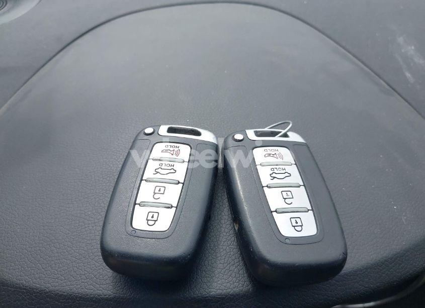 Photo 11 of 2011 Hyundai Sonata SE (VIN 5NPEC4AC1BH125690)