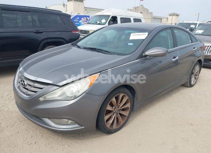 Photo 2 of 2011 Hyundai Sonata SE (VIN 5NPEC4AC1BH125690)