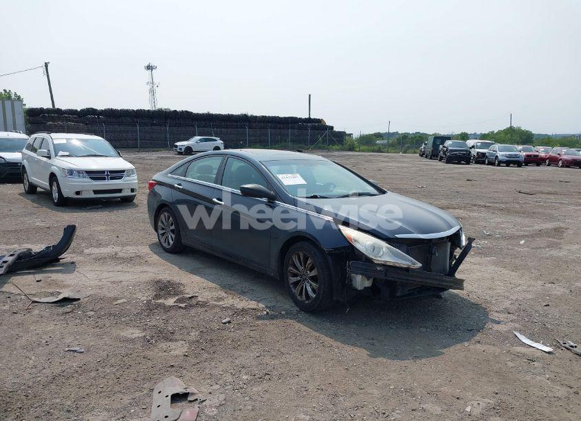 2011 Hyundai Sonata SE (VIN 5NPEC4AC1BH154803) main photo