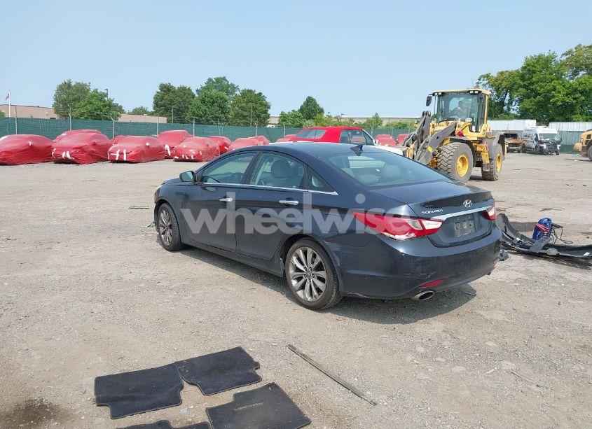 Photo 3 of 2011 Hyundai Sonata SE (VIN 5NPEC4AC1BH154803)
