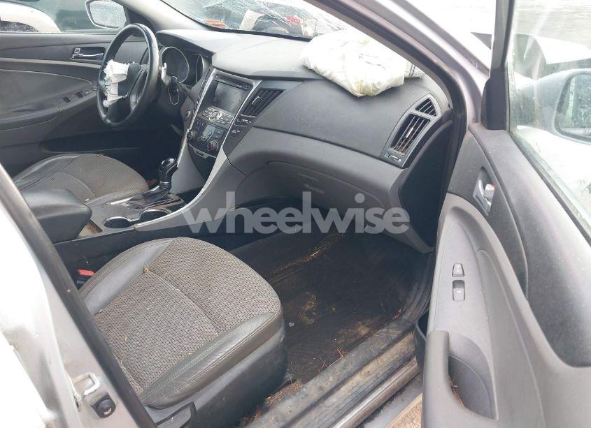 Photo 5 of 2011 Hyundai Sonata SE (VIN 5NPEC4AC1BH157507)