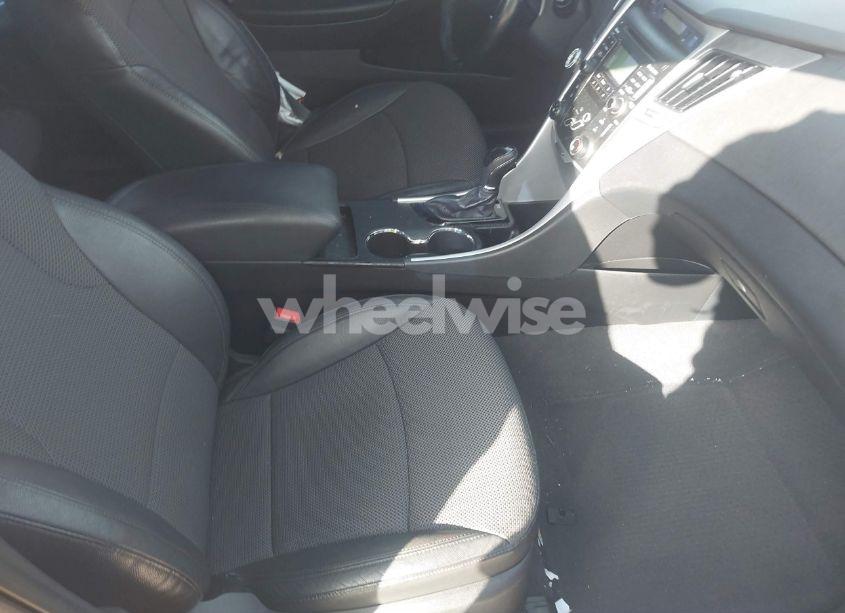 Photo 5 of 2011 Hyundai Sonata SE (VIN 5NPEC4AC1BH185372)