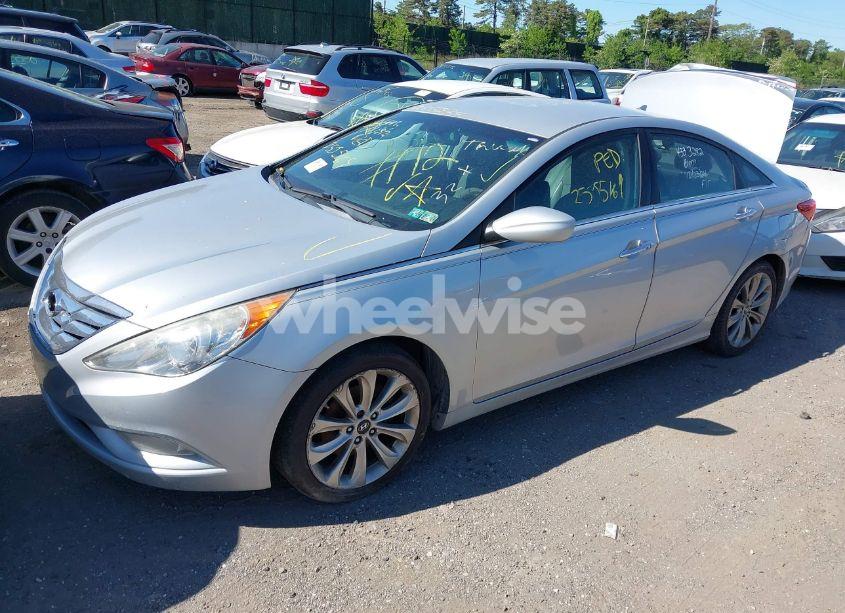Photo 2 of 2011 Hyundai Sonata SE (VIN 5NPEC4AC1BH290767)