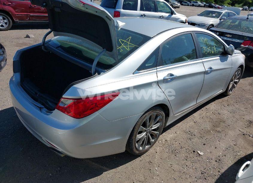 Photo 4 of 2011 Hyundai Sonata SE (VIN 5NPEC4AC1BH290767)