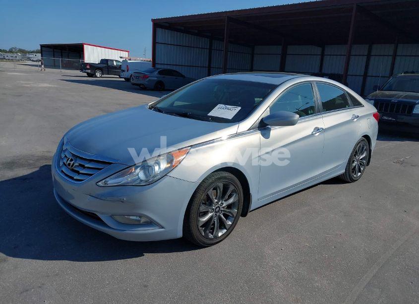 Photo 2 of 2012 Hyundai Sonata SE (VIN 5NPEC4AC1CH369731)