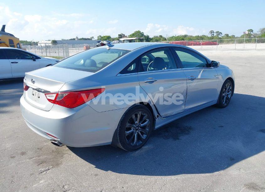 Photo 4 of 2012 Hyundai Sonata SE (VIN 5NPEC4AC1CH369731)