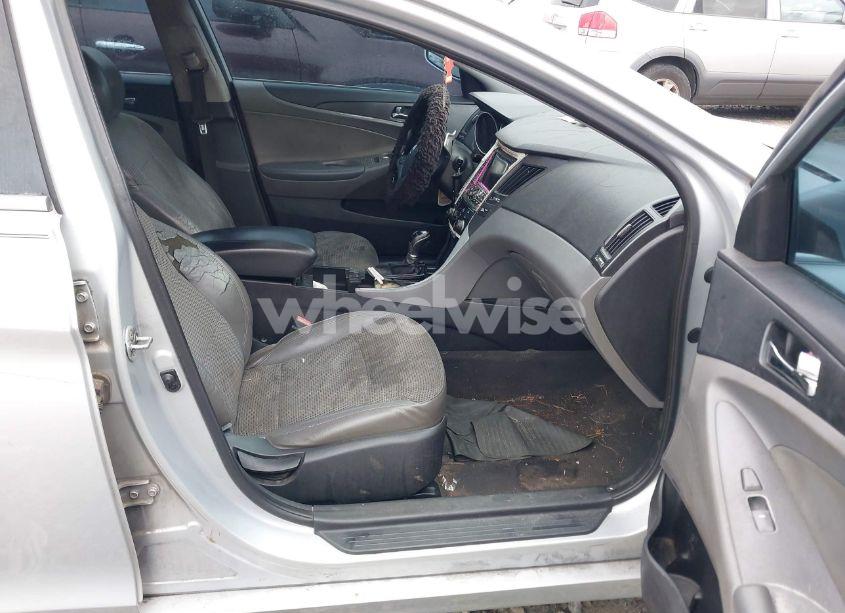 Photo 5 of 2012 Hyundai Sonata SE (VIN 5NPEC4AC1CH376131)
