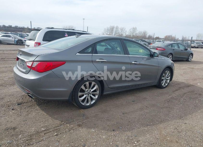 Photo 4 of 2012 Hyundai Sonata SE (VIN 5NPEC4AC1CH448221)