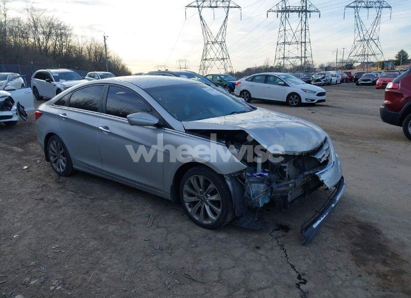 2013 Hyundai Sonata SE (VIN 5NPEC4AC1DH546439) main photo