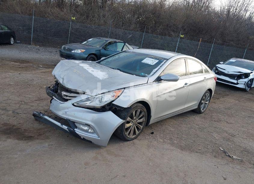 Photo 2 of 2013 Hyundai Sonata SE (VIN 5NPEC4AC1DH546439)