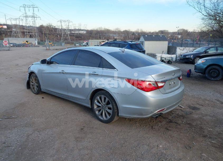 Photo 3 of 2013 Hyundai Sonata SE (VIN 5NPEC4AC1DH546439)
