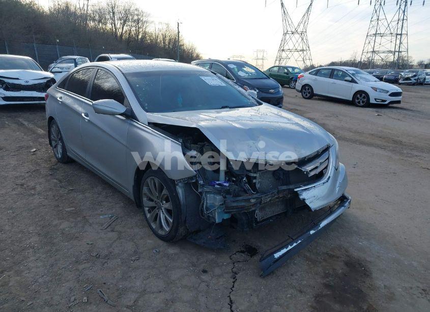 Photo 6 of 2013 Hyundai Sonata SE (VIN 5NPEC4AC1DH546439)