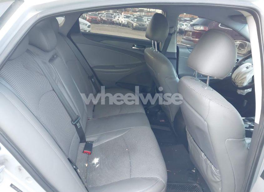 Photo 8 of 2013 Hyundai Sonata SE (VIN 5NPEC4AC1DH546439)