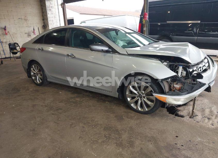 2013 Hyundai Sonata SE (VIN 5NPEC4AC1DH598735) main photo