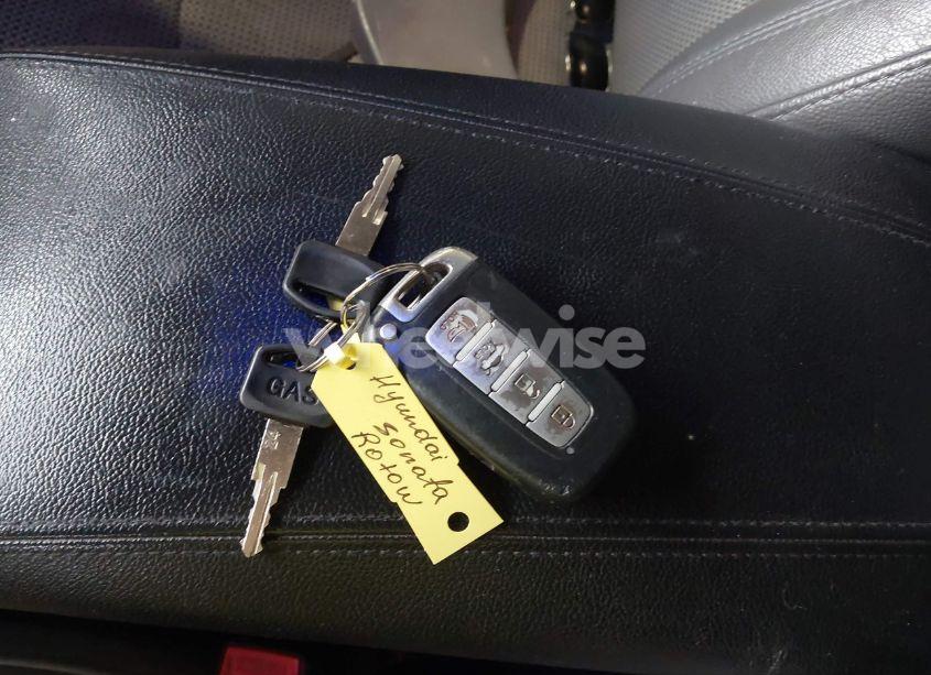 Photo 11 of 2013 Hyundai Sonata SE (VIN 5NPEC4AC1DH598735)