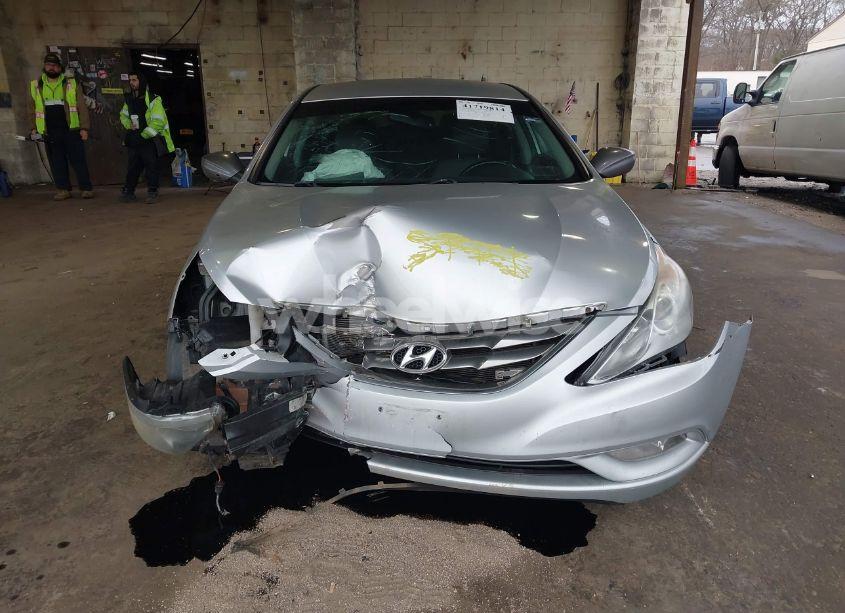 Photo 13 of 2013 Hyundai Sonata SE (VIN 5NPEC4AC1DH598735)