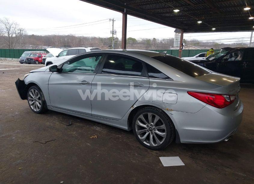Photo 3 of 2013 Hyundai Sonata SE (VIN 5NPEC4AC1DH598735)