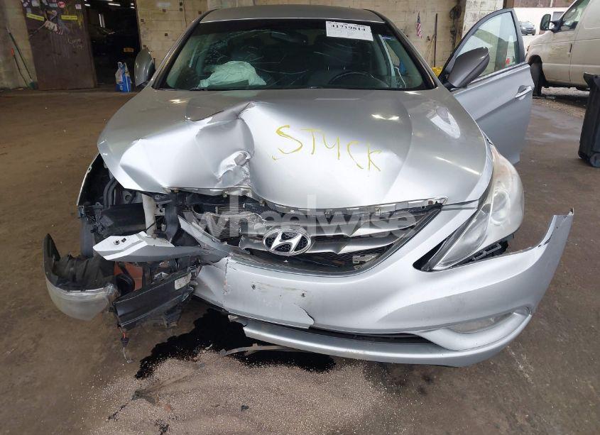 Photo 6 of 2013 Hyundai Sonata SE (VIN 5NPEC4AC1DH598735)