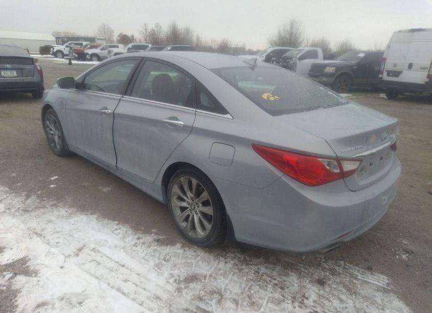 Photo 3 of 2013 Hyundai Sonata SE (VIN 5NPEC4AC1DH601973)