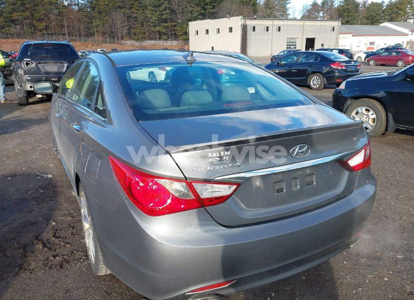 Photo 3 of 2013 Hyundai Sonata SE (VIN 5NPEC4AC1DH621463)