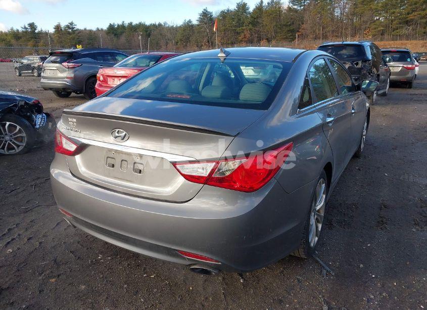 Photo 4 of 2013 Hyundai Sonata SE (VIN 5NPEC4AC1DH621463)