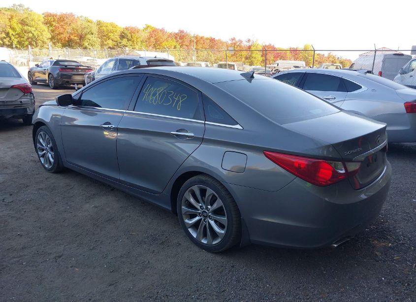 Photo 3 of 2013 Hyundai Sonata SE (VIN 5NPEC4AC1DH624461)