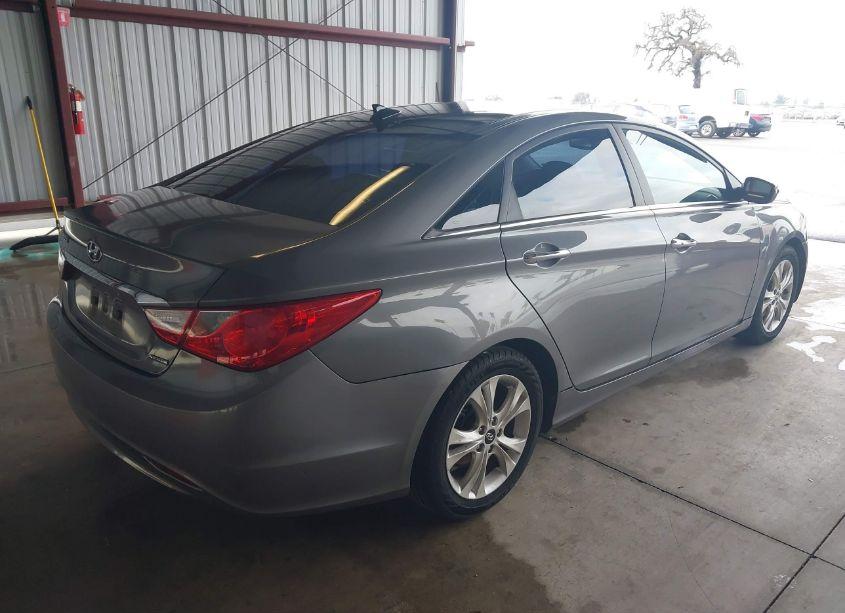 Photo 4 of 2013 Hyundai Sonata LIMITED (VIN 5NPEC4AC1DH640496)