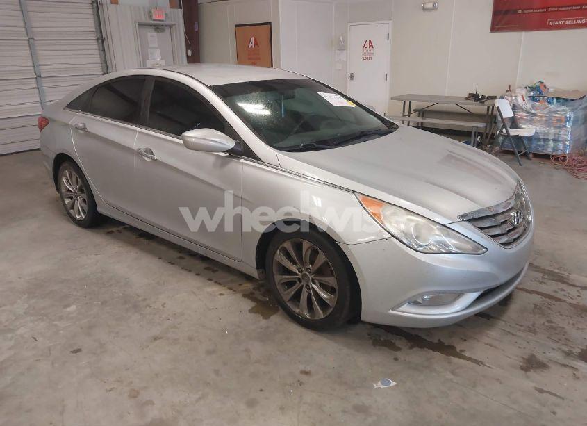 2013 Hyundai Sonata SE (VIN 5NPEC4AC1DH641910) main photo