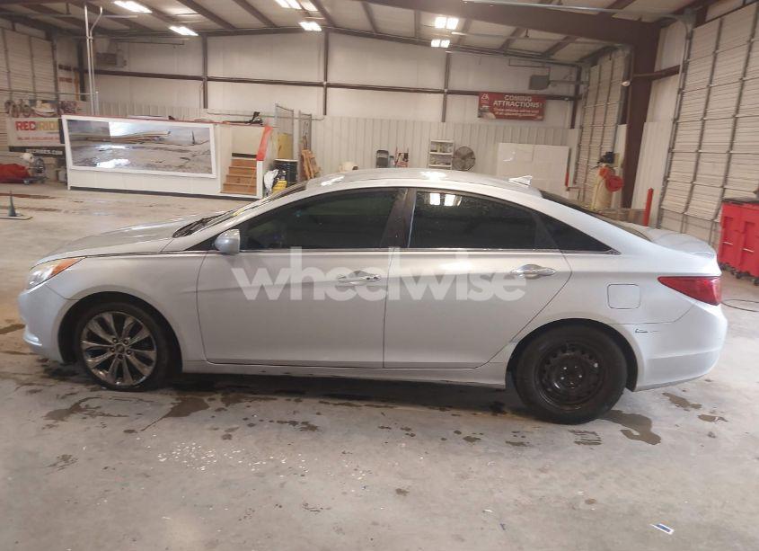 Photo 13 of 2013 Hyundai Sonata SE (VIN 5NPEC4AC1DH641910)