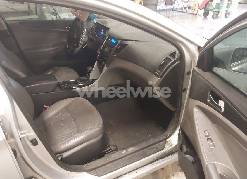 Photo 5 of 2013 Hyundai Sonata SE (VIN 5NPEC4AC1DH641910)