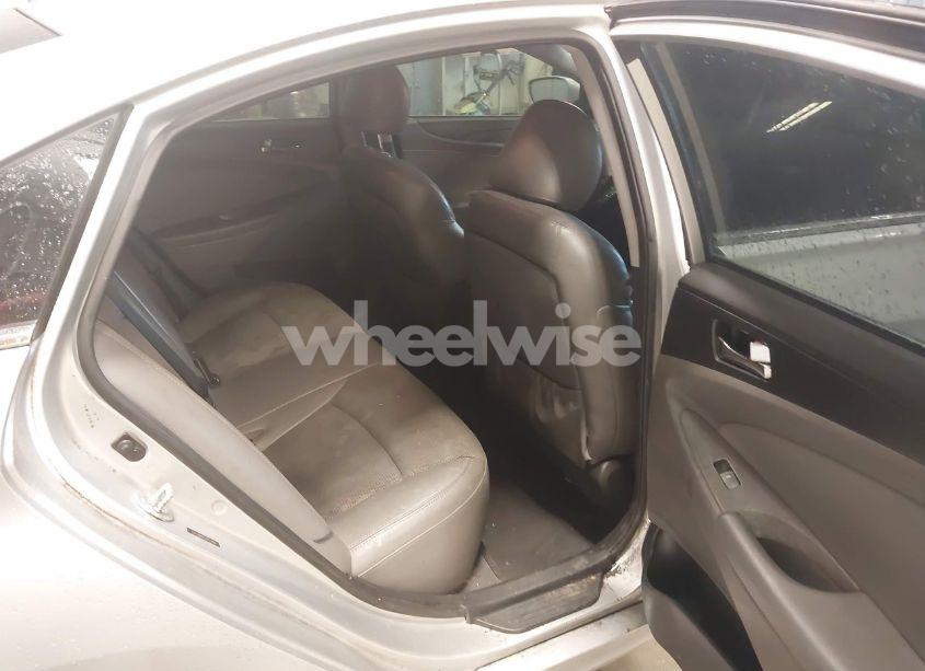 Photo 8 of 2013 Hyundai Sonata SE (VIN 5NPEC4AC1DH641910)