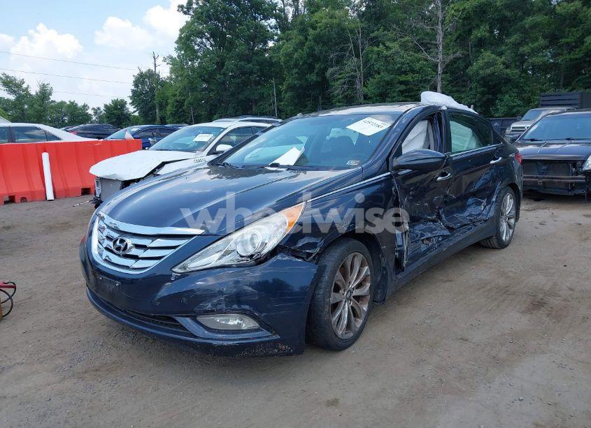 Photo 2 of 2013 Hyundai Sonata SE (VIN 5NPEC4AC1DH643771)
