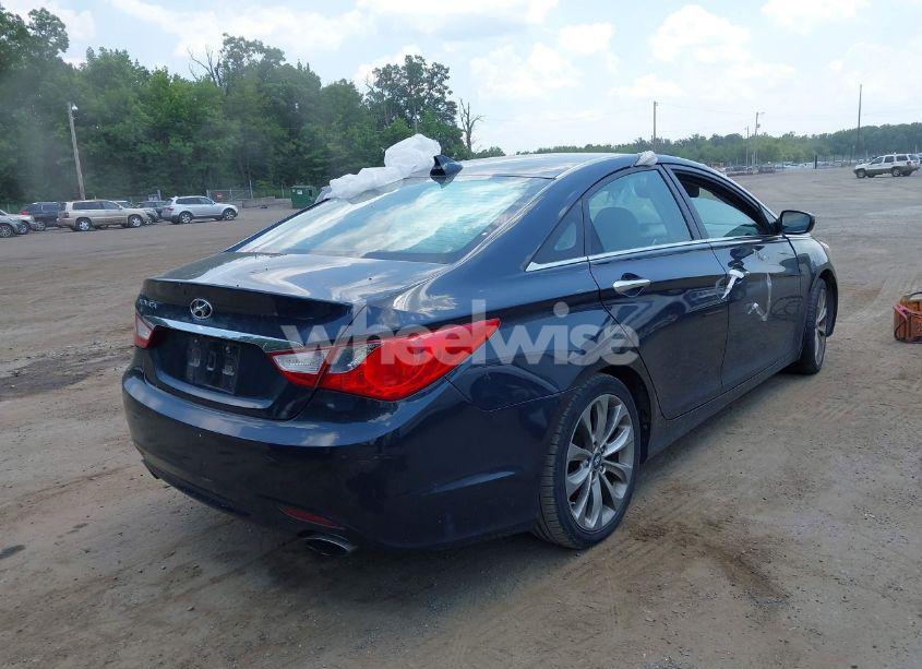 Photo 4 of 2013 Hyundai Sonata SE (VIN 5NPEC4AC1DH643771)