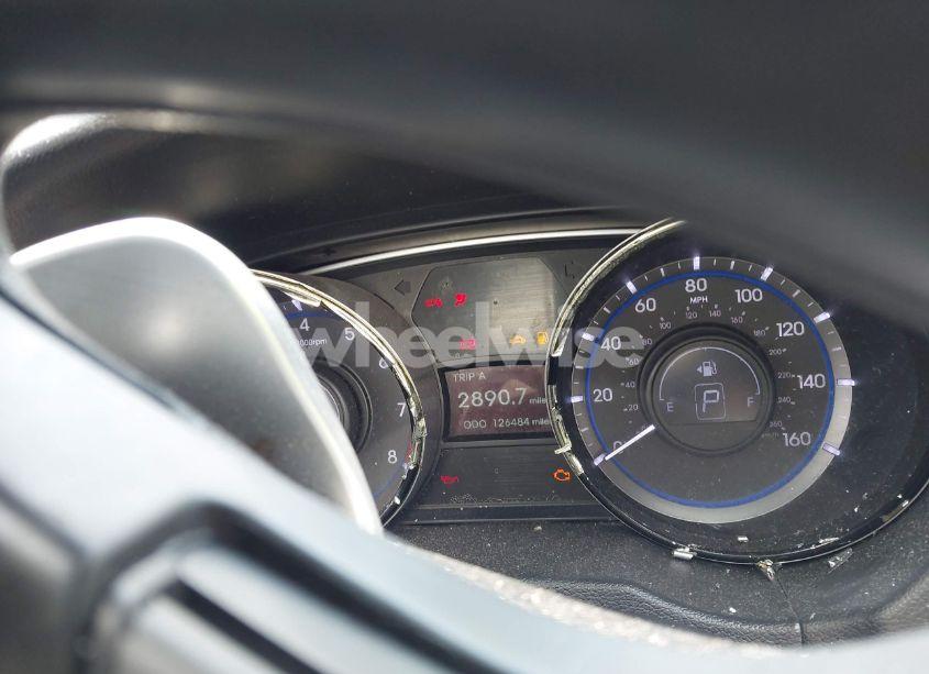 Photo 7 of 2013 Hyundai Sonata SE (VIN 5NPEC4AC1DH643771)