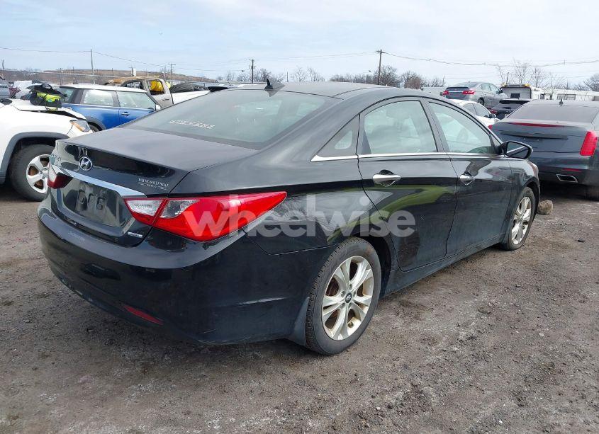 Photo 4 of 2013 Hyundai Sonata LIMITED (VIN 5NPEC4AC1DH675944)