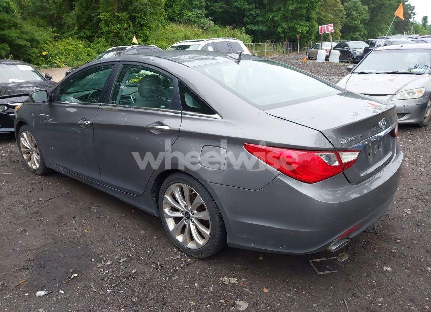 Photo 3 of 2013 Hyundai Sonata SE (VIN 5NPEC4AC1DH680366)