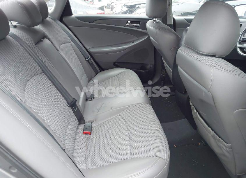 Photo 8 of 2013 Hyundai Sonata SE (VIN 5NPEC4AC1DH680366)