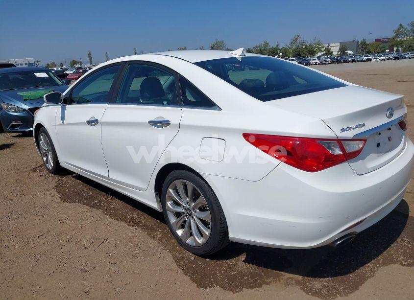 Photo 3 of 2013 Hyundai Sonata SE (VIN 5NPEC4AC1DH682747)