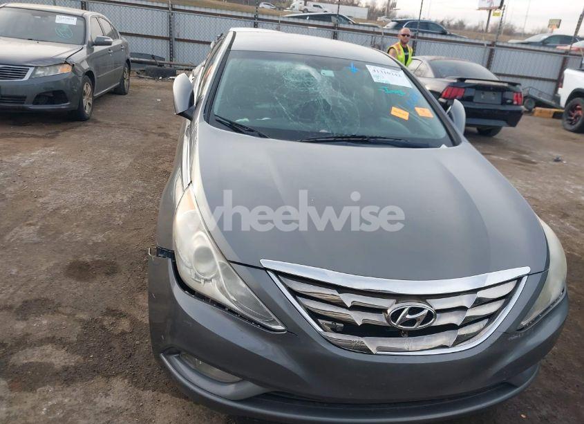Photo 12 of 2013 Hyundai Sonata (VIN 5NPEC4AC1DH695885)