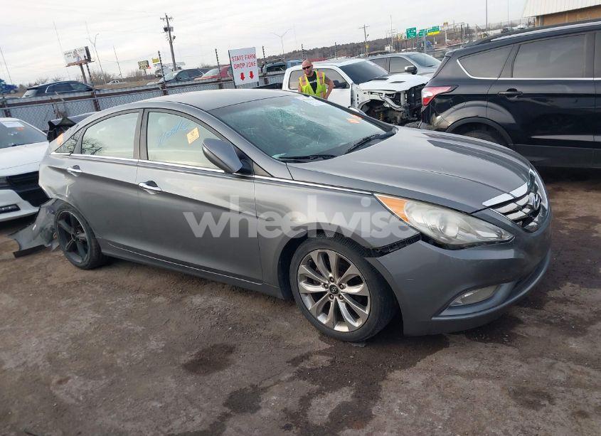 Photo 13 of 2013 Hyundai Sonata (VIN 5NPEC4AC1DH695885)