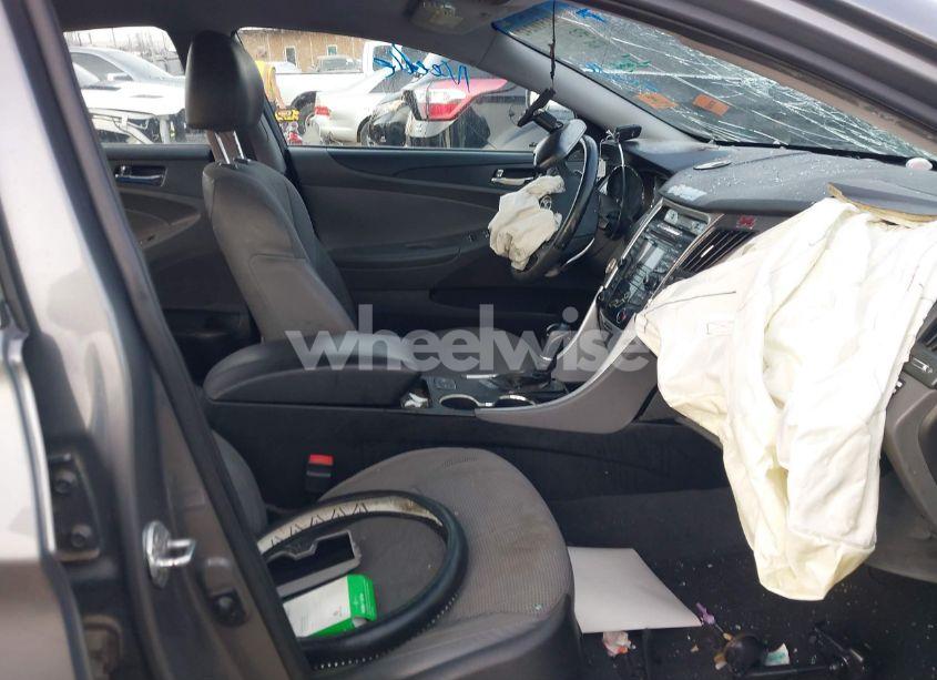 Photo 5 of 2013 Hyundai Sonata (VIN 5NPEC4AC1DH695885)