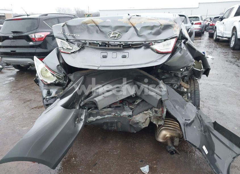 Photo 6 of 2013 Hyundai Sonata (VIN 5NPEC4AC1DH695885)